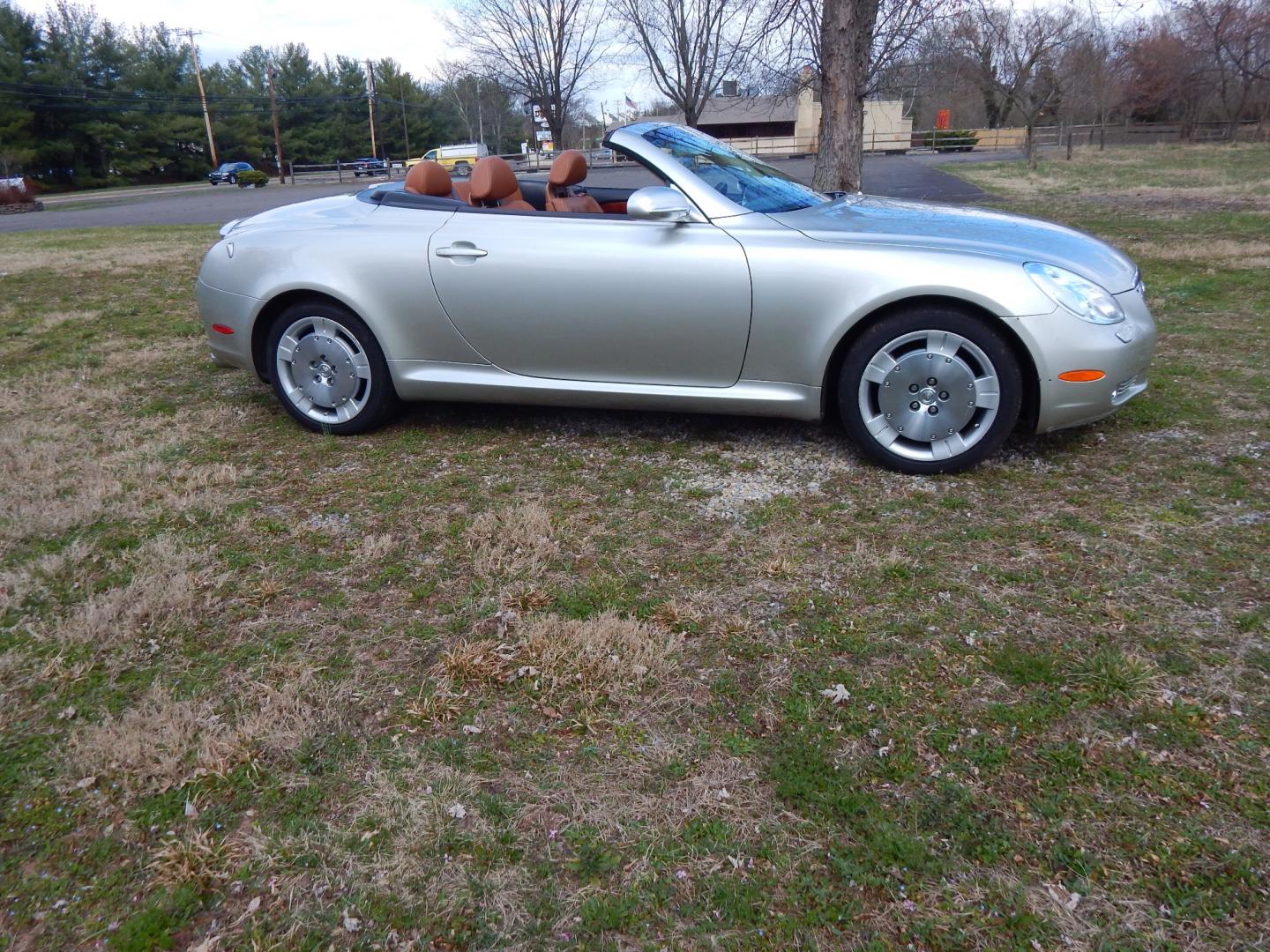 2005 Silver /Saddle Brown Leather Lexus SC 430 SC 430 (JTHFN48Y950) with an 4.3L V8 engine, Automatic transmission, located at 6528 Lower York Road, New Hope, PA, 18938, (215) 862-9555, 40.358707, -74.977882 - Here we have a beautiful Lexus SC 430 with only 53K original miles! Options include: 4.3L V8, Rear wheel drive, automatic transmission, saddle brown leather interior, wood trim, convertible top, AM/FM/TAPE/DISC radio with navigation, dual climate controls, heated front seats, cruise control, power t - Photo#14